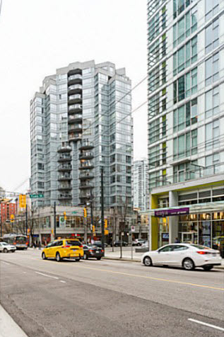 1407 1212 Howe St. Vancouver 13