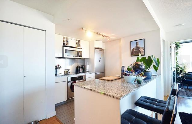 2802 2333 Robson st., Vancouver 3