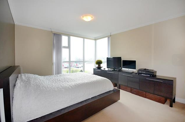 1204 125 Milross Ave., Vancouver 6