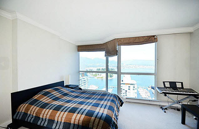Palais 1415 W Georgia Vancouver